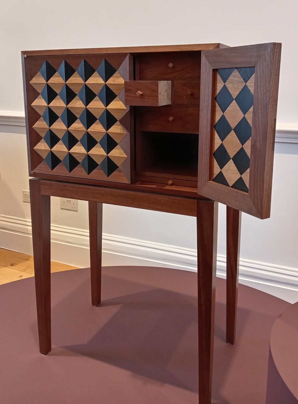 cabinet1000px